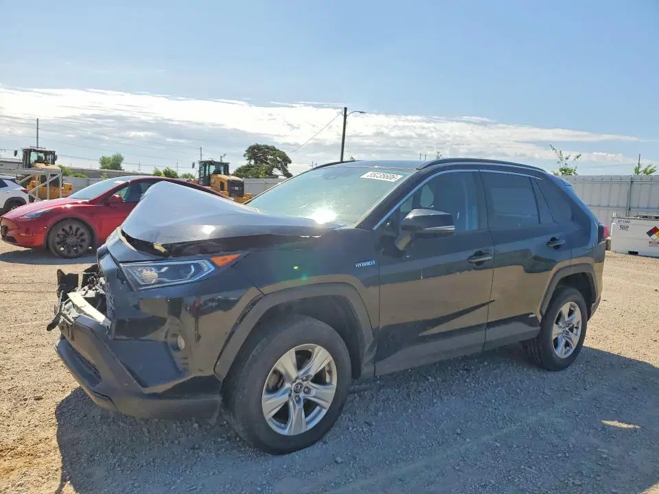 2T3RWRFV6LW077985 — 2020 Toyota RAV4 Hybrid, Передняя часть (Front End), фото до ремонта