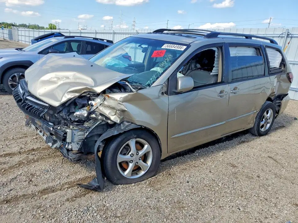 5TDBA22C95S045337 — 2005 Toyota Sienna, Передняя часть (Front End), фото до ремонта