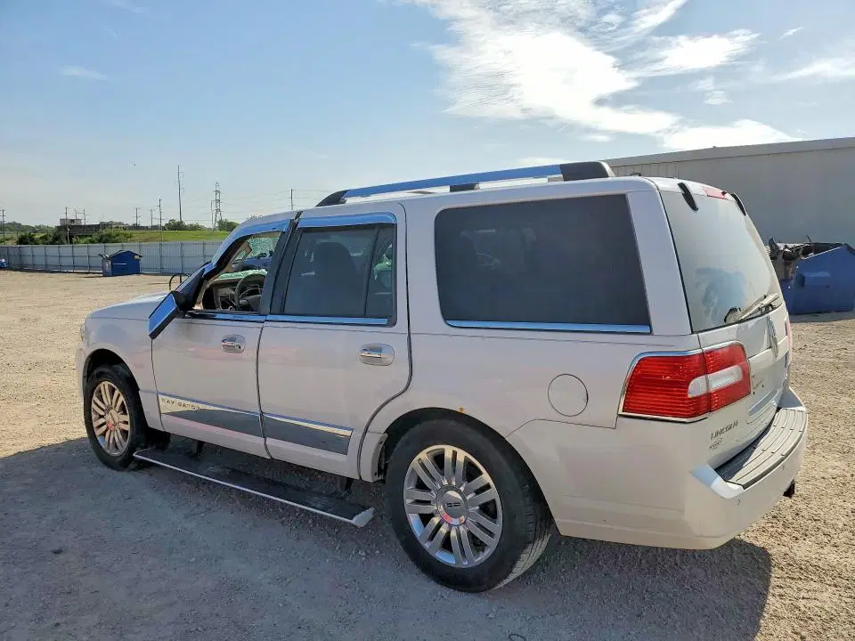 5LMJJ2J51DEL02549 — 2013 Lincoln Navigator, Крыша (Top/Roof), фото до ремонта