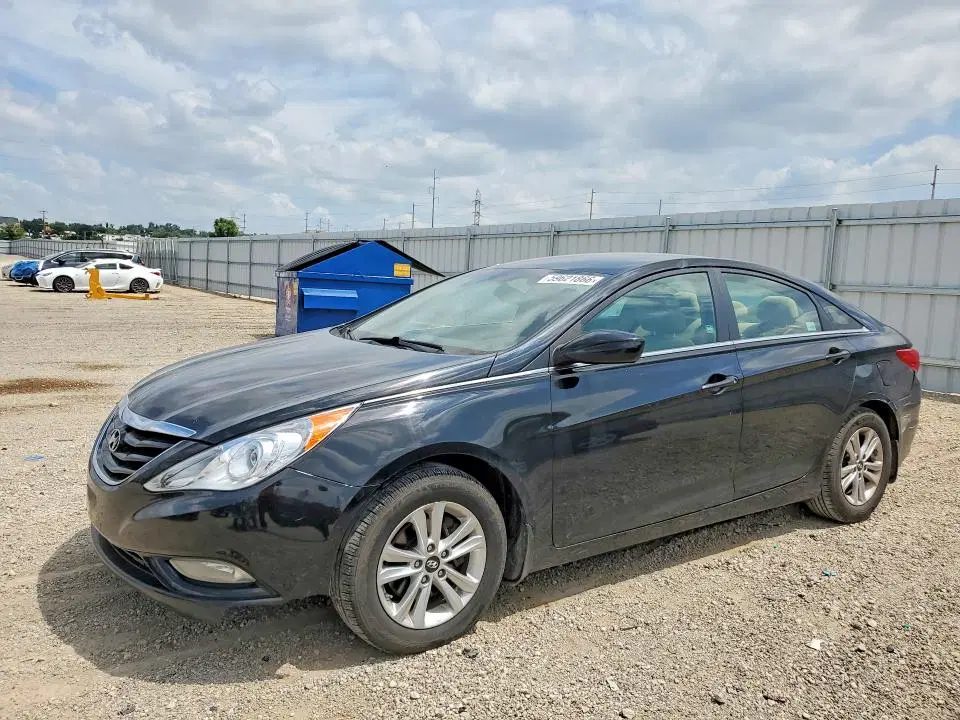 5NPEC4AC3DH773473 — 2013 Hyundai Sonata, Задняя часть (Rear End), фото до ремонта