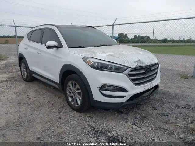 KM8J3CA42JU813232 — 2018 Hyundai Tucson Luxury 2.0L, Передняя часть (Front), фото до ремонта
