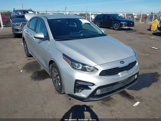 3KPF24AD1ME363952 — 2021 Kia Forte Lxs, Задняя часть (Rear), фото до ремонта