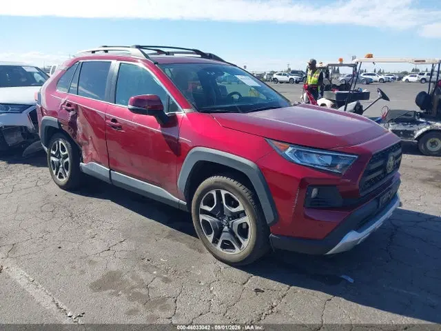 2T3J1RFV7KW004070 — 2019 Toyota RAV4 Adventure, Правый бок (Right Side), фото до ремонта