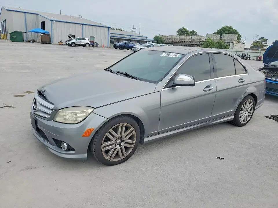WDDGF81X08F073486 — 2008 Mercedes-Benz C, Przód (Front End), zdjęć przed naprawą