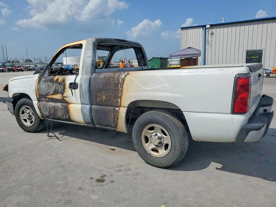 2004 CHEVROLET SILVERADO VIN 1GCEC14X44Z333412 фото 3