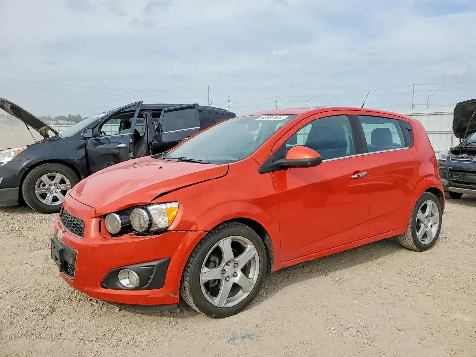 1G1JE6SB1D4125457 — 2013 Chevrolet Sonic, Передняя часть (Front End), фото до ремонта