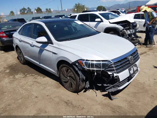 3VWG57BUXKM040219 — 2019 Volkswagen Jetta 1.4T SEL Premium, Передняя часть справа (Right Front), фото до ремонта