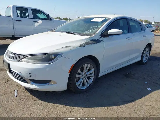 2015 Chrysler 200 Limited VIN 1C3CCCABXFN577821 фото 2