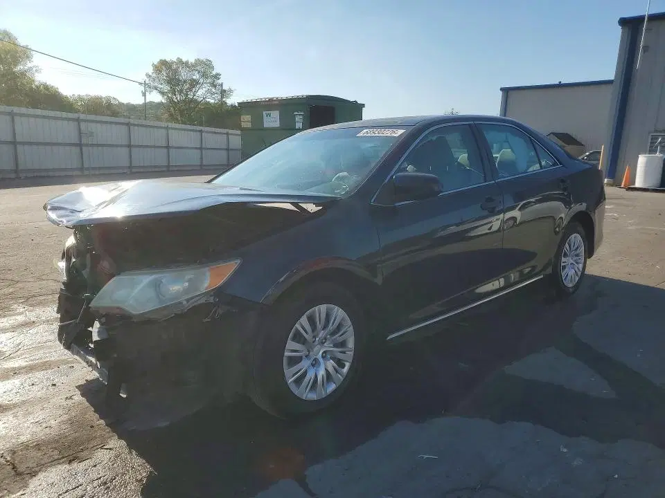 4T1BF1FK7DU644613 — 2013 Toyota Camry, Передняя часть (Front End), фото до ремонта