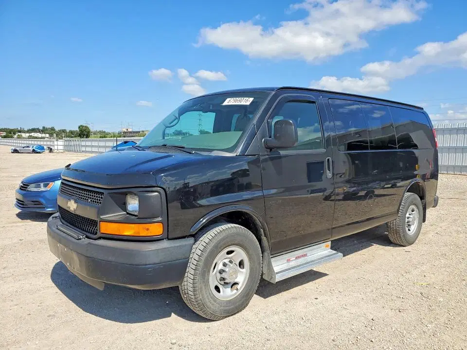 1GAWGPFA2D1178483 — 2013 Chevrolet Express G2500, Задняя часть (Rear End), фото до ремонта