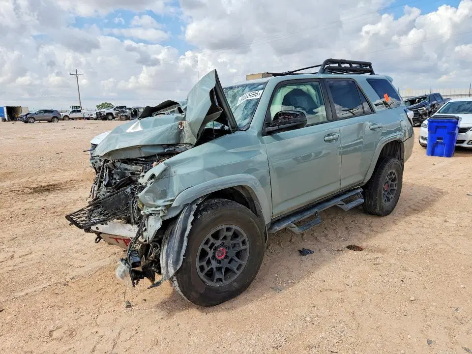 JTELU5JR9M5899716 — 2021 Toyota 4RUNNER, Передняя часть (Front End), фото до ремонта