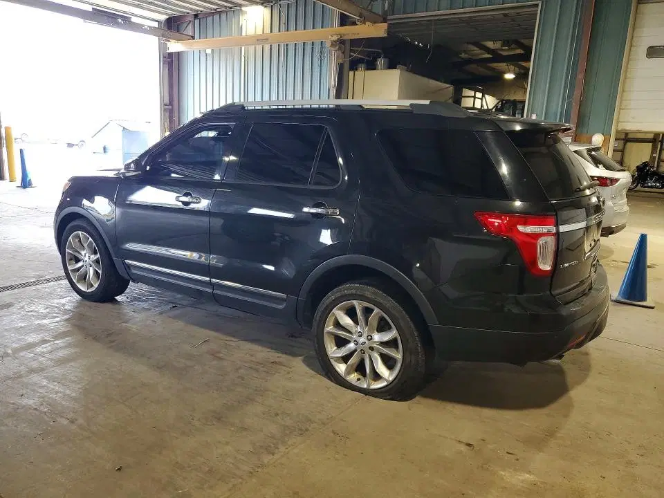 1FM5K8F86DGA10861 — 2013 Ford Explorer, Мелкие вмятины и царапины (Minor Dent/Scratches), фото до ремонта