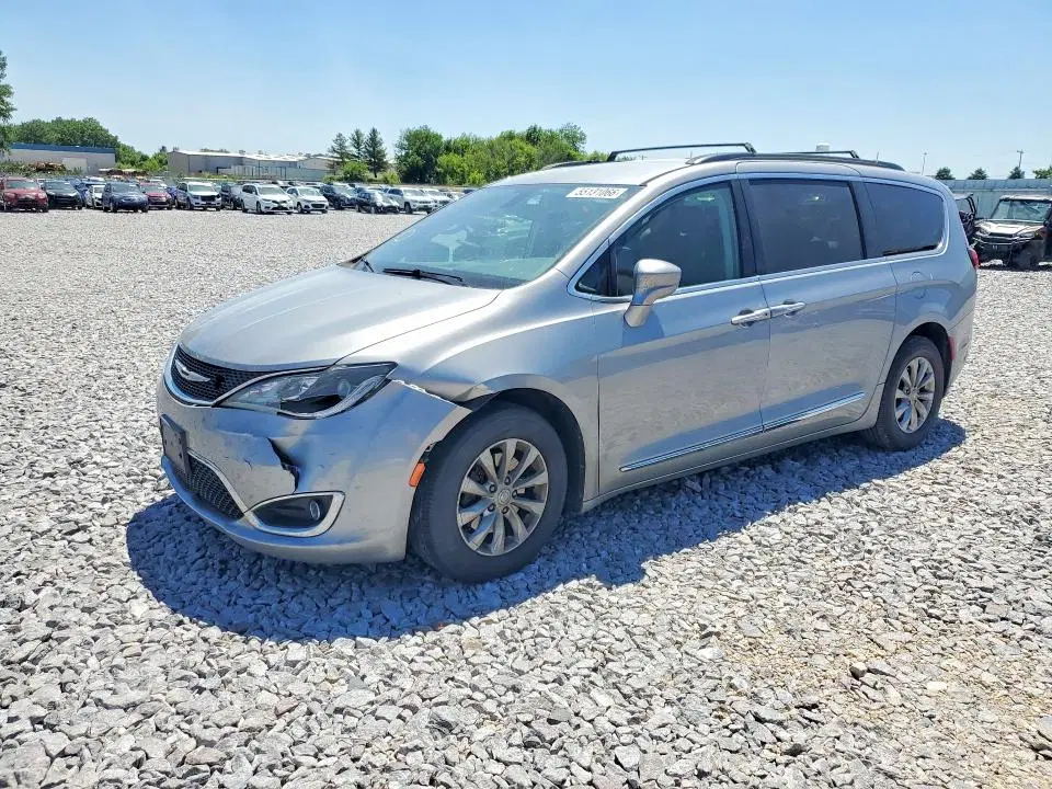 2C4RC1BG3HR540605 — 2017 Chrysler Pacifica, Передняя часть (Front End), фото до ремонта
