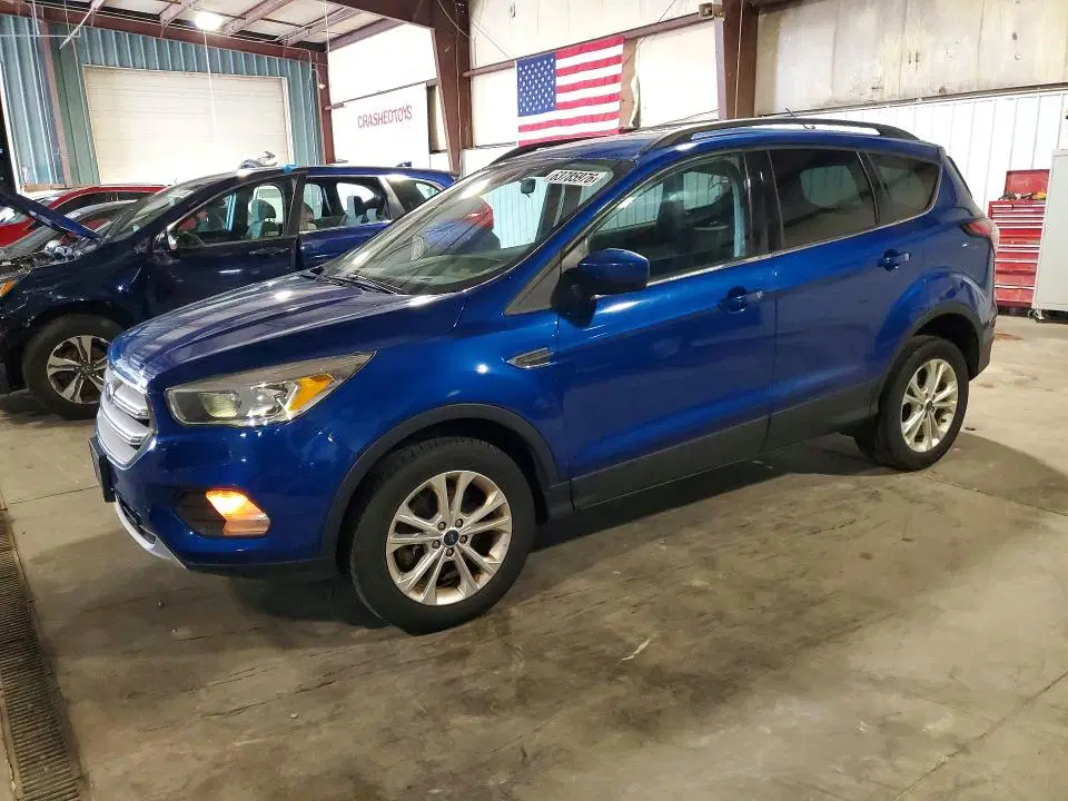 1FMCU9GD1JUA28409 — 2018 Ford Escape, Подтопление (Water/Flood), фото до ремонта