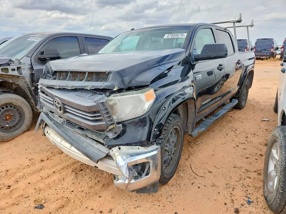 5TFDW5F17FX418536 — 2015 Toyota Tundra, Передняя часть (Front End), фото до ремонта