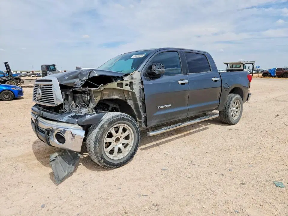 5TFEM5F16BX023154 — 2011 Toyota Tundra, Передняя часть (Front End), фото до ремонта