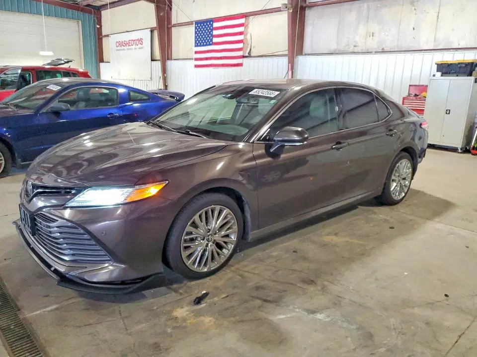 4T1B11HK7JU095826 — 2018 Toyota Camry, Задняя часть (Rear End), фото до ремонта