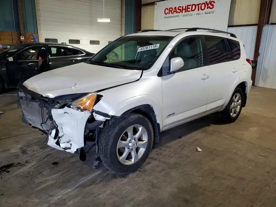 2T3YF4DV4BW090508 — 2011 Toyota RAV4, Передняя часть (Front End), фото до ремонта