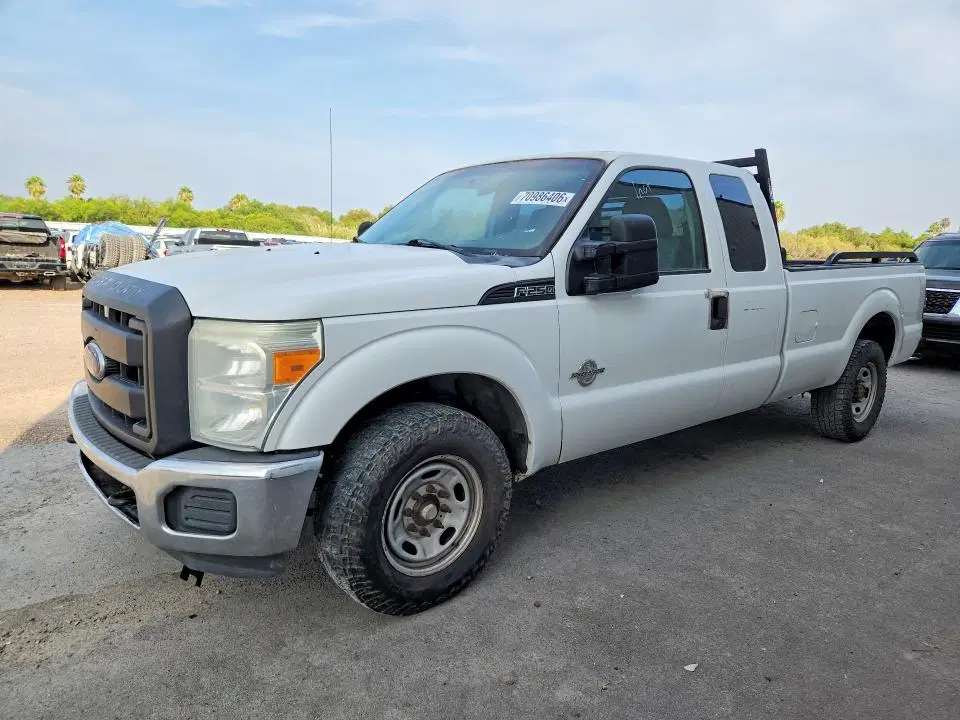 1FT7X2AT3EEB45560 — 2014 Ford F250, Мелкие вмятины и царапины (Minor Dent/Scratches), фото до ремонта