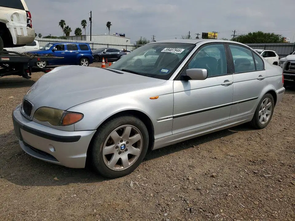 WBAEV33475KW18383 — 2005 BMW 325, Передняя часть (Front End), фото до ремонта
