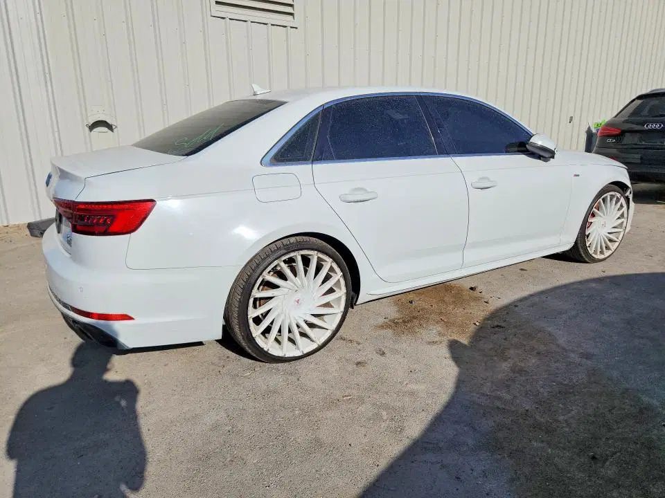 2017 AUDI A4 VIN WAUENAF4XHN016256 фото 3
