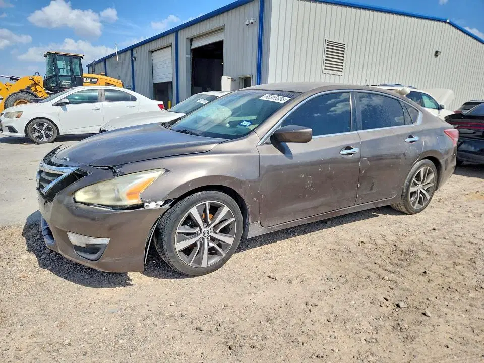 1N4AL3AP9DN465643 — 2013 Nissan Altima, Передняя часть (Front End), фото до ремонта
