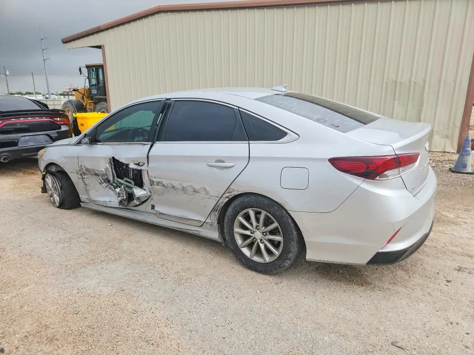 2018 HYUNDAI SONATA VIN 5NPE24AF2JH674262 фото 2