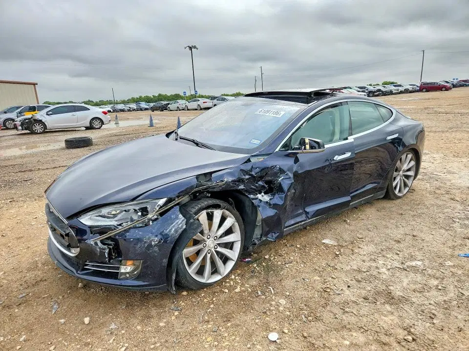 5YJSA1DP9DFP05938 — 2013 Tesla Model S, Боковая часть (Side), фото до ремонта