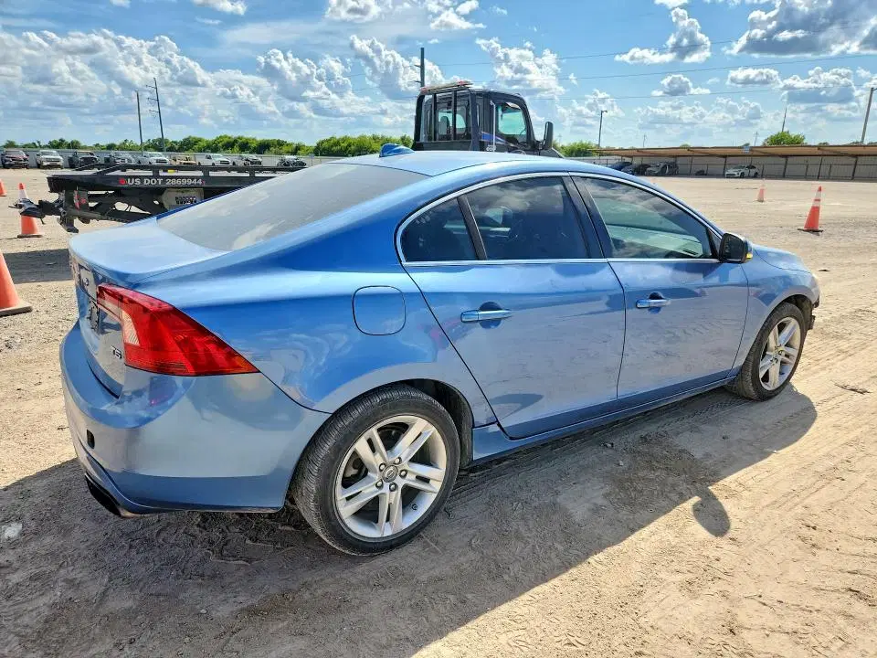 2015 VOLVO S60 VIN YV126MFB3F1305285 фото 3