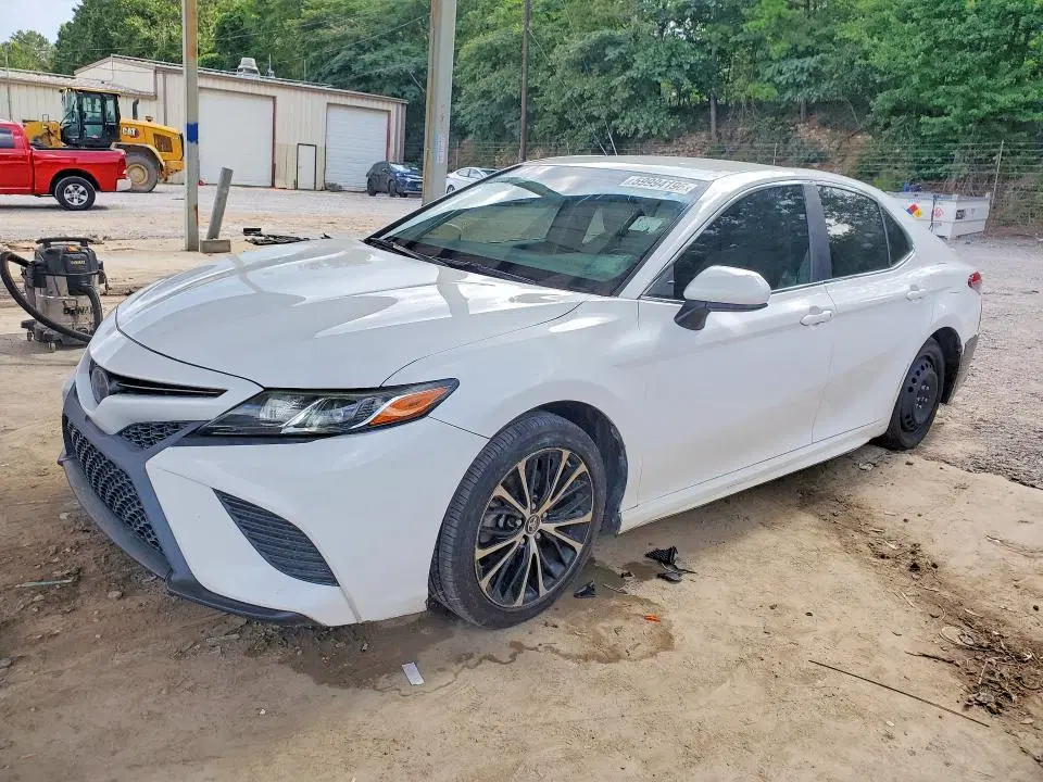 4T1B11HK2JU085785 — 2018 Toyota Camry, Боковая часть (Side), фото до ремонта
