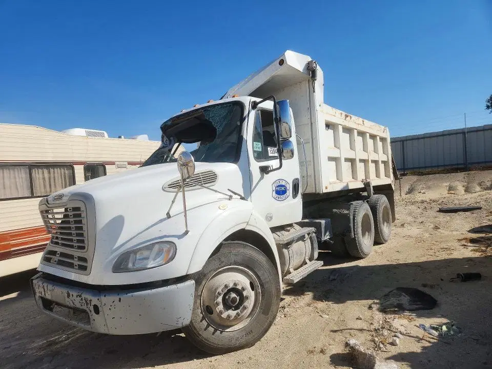 2015 FREIGHTLINER M2 VIN 1FVHC5DV7FHGS1105 фото 2