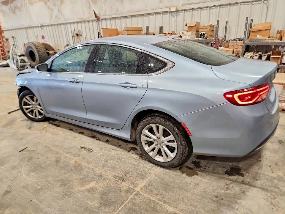 2015 CHRYSLER 200 VIN 1C3CCCAB2FN680943 фото 2