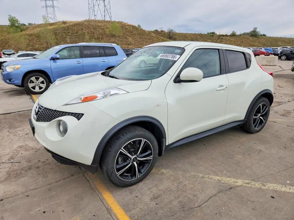 JN8AF5MV0BT016243 — 2011 Nissan Juke, Боковая часть (Side), фото до ремонта