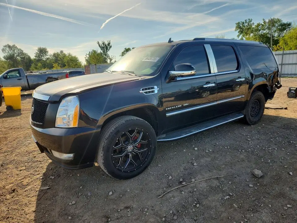 1GYS4HEF8BR146292 — 2011 Cadillac Escalade, Задняя часть (Rear End), фото до ремонта