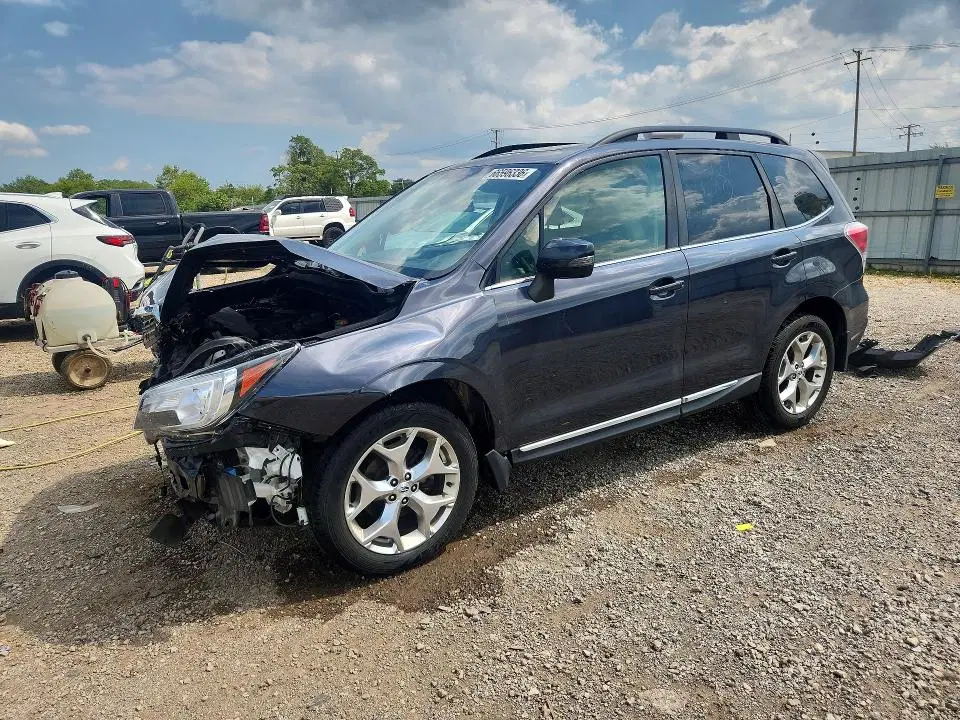 JF2SJAWC2JH601704 — 2018 Subaru Forester, Передняя часть (Front End), фото до ремонта
