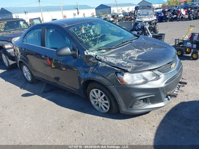 1G1JD5SH9H4169312 — 2017 Chevrolet Sonic LT Auto, Передняя часть справа (Right Front), фото до ремонта