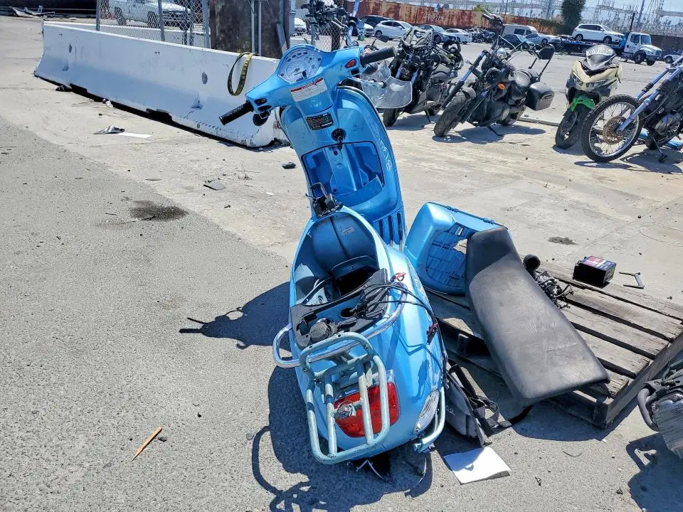 2007 VESPA LX VIN ZAPM448F075008620 фото 4