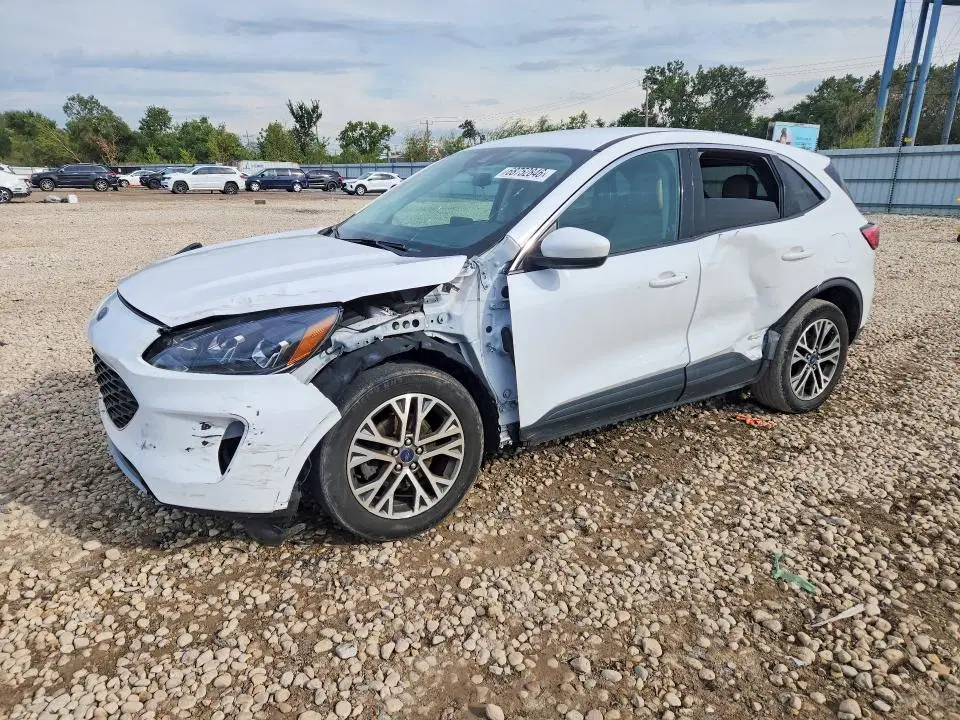 1FMCU0H64NUA18040 — 2022 Ford Escape, Передняя часть (Front End), фото до ремонта