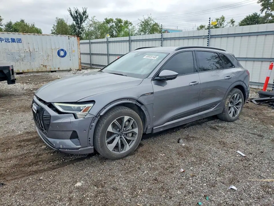 WA1LABGE3MB018780 — 2021 Audi E-Tron, Передняя часть (Front End), фото до ремонта