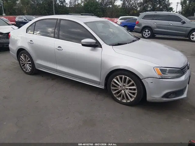 3VWLL7AJ4EM443905 — 2014 Volkswagen Jetta 2.0L Tdi, Передняя часть слева (Left Front), фото до ремонта