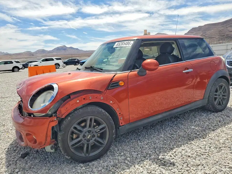 WMWSU3C56BT099220 — 2011 MINI Cooper, Пожар двигателя (Burn - Engine), фото до ремонта