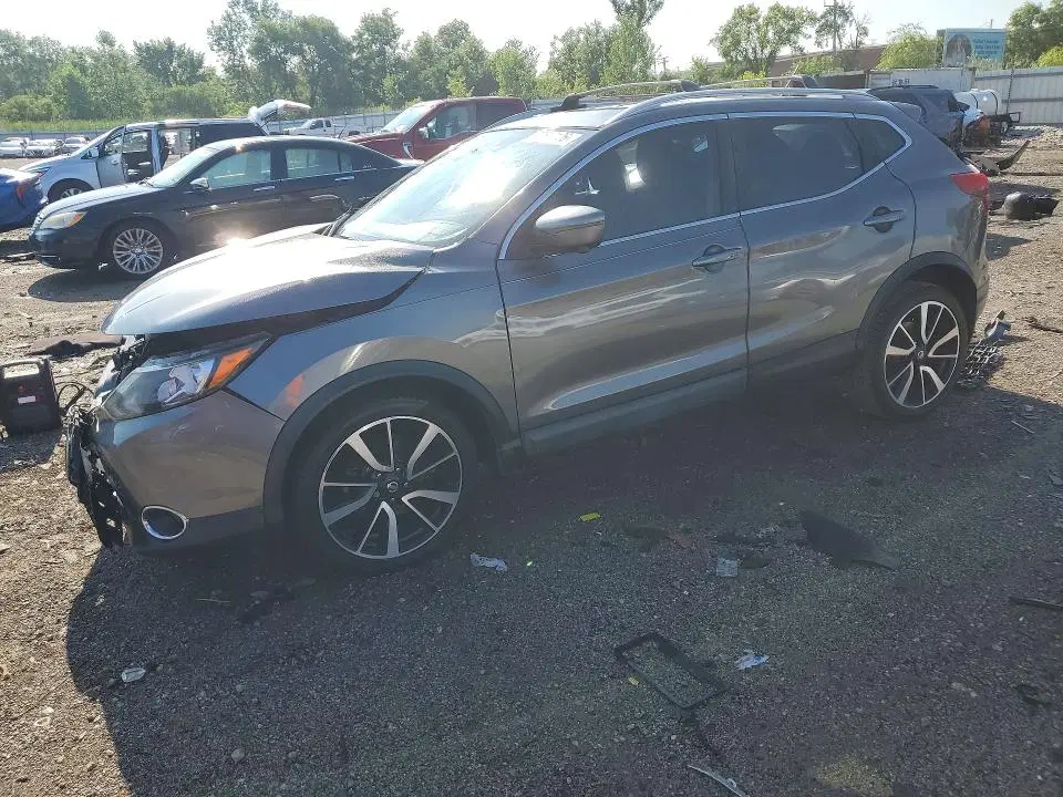 JN1BJ1CR2HW113529 — 2017 Nissan Rogue Sport, Передняя часть (Front End), фото до ремонта