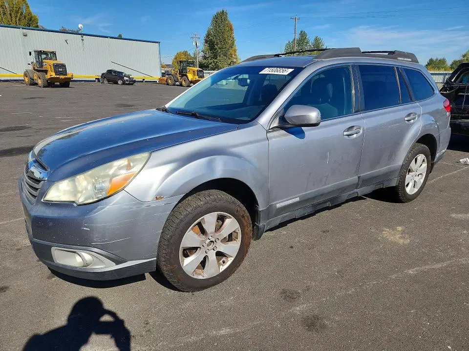 4S4BRBGC8A3333066 — 2010 Subaru Outback, Задняя часть (Rear End), фото до ремонта