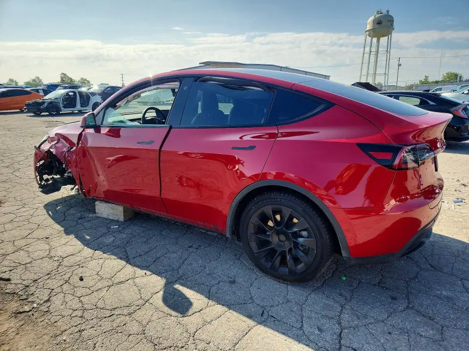 2022 TESLA MODEL Y VIN 7SAYGDEE8NF325940 фото 2
