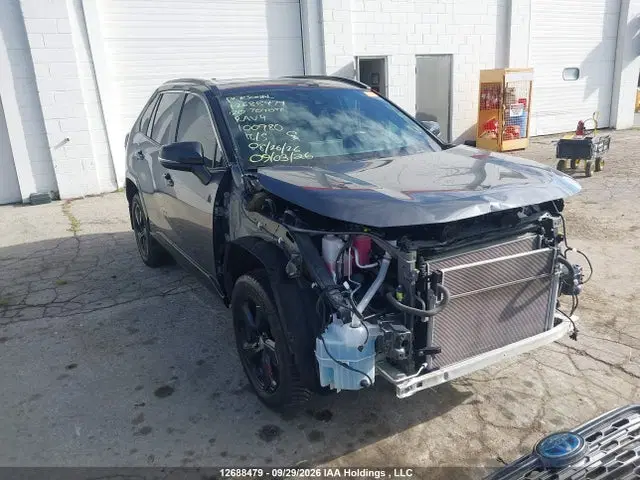 2T3RWRFV3LW100980 — 2020 Toyota RAV4 Hybrid XSE, Передняя часть (Front), фото до ремонта