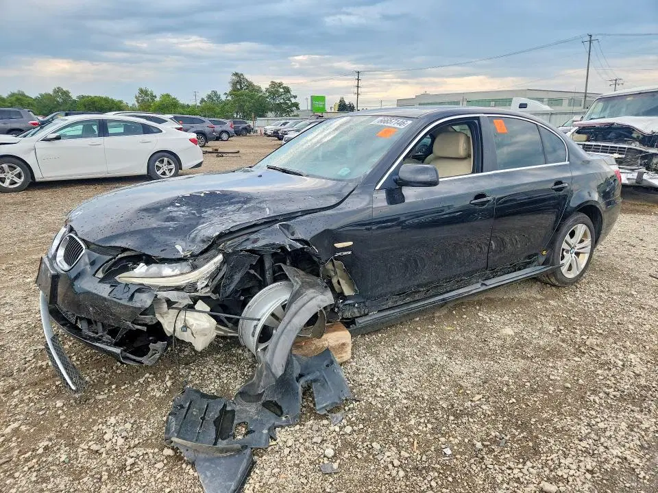 WBANV1C59AC156555 — 2010 BMW 528, Передняя часть (Front End), фото до ремонта