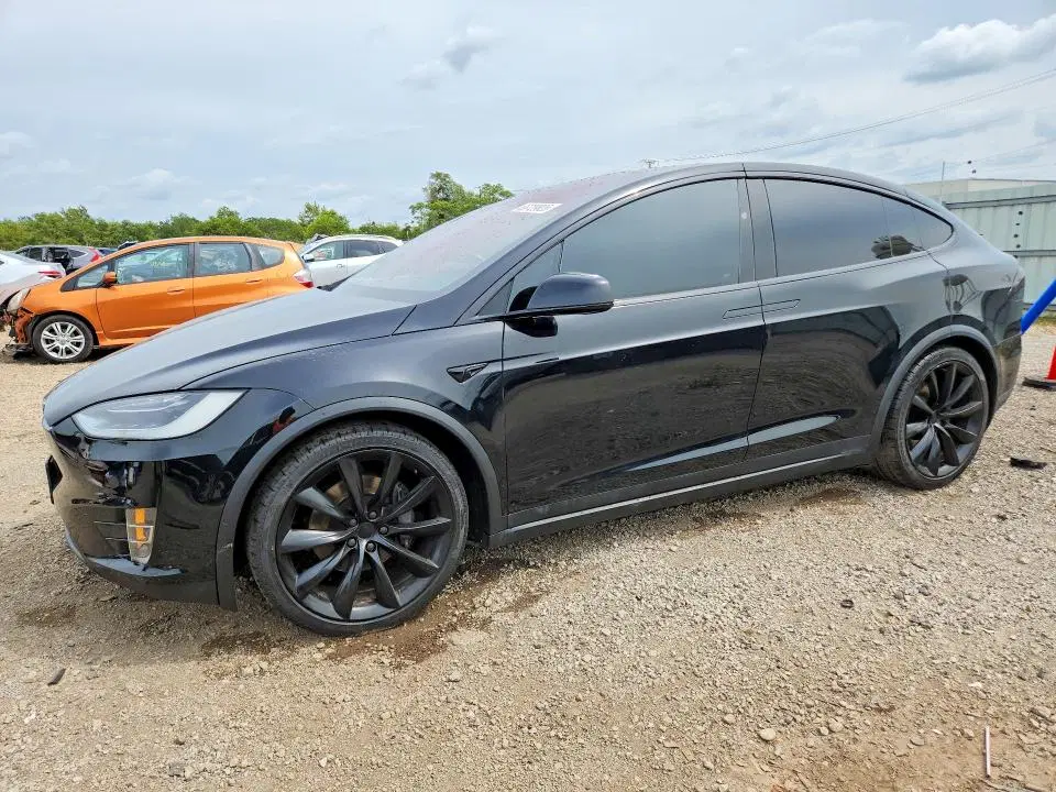 5YJXCBE27HF048748 — 2017 Tesla Model X, Передняя часть (Front End), фото до ремонта