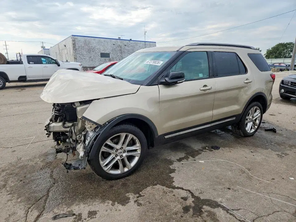 1FM5K8D80HGA02876 — 2017 Ford Explorer, Передняя часть (Front End), фото до ремонта