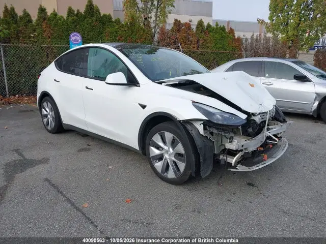 LRWYGDFD8PC955635 — 2023 Tesla Model Y, Передняя часть (Front), фото до ремонта
