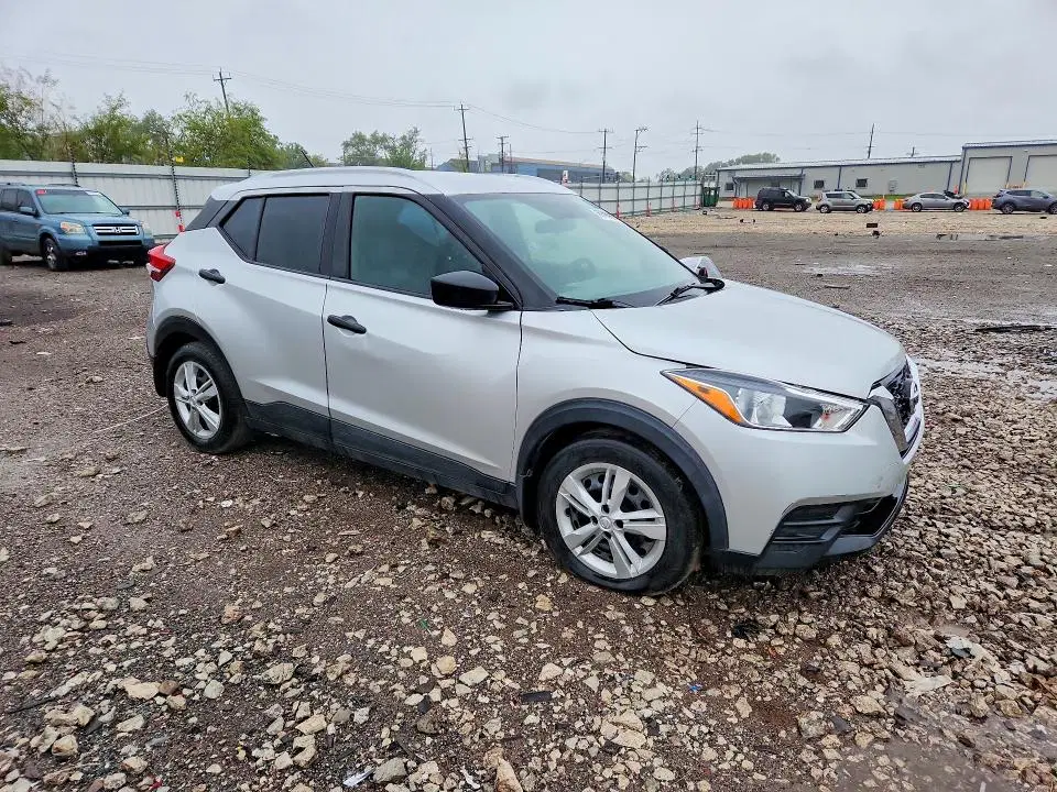 2018 NISSAN KICKS VIN 3N1CP5CU2JL497502 фото 4